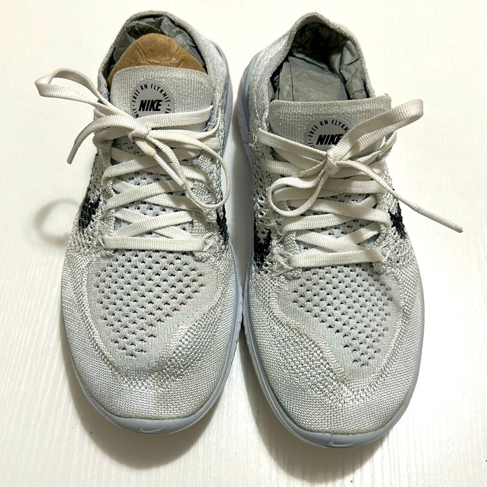 Nike Free RN Flyknit Sneakers - Women’s Size 7 White/Gray - Lightweight & Comfy